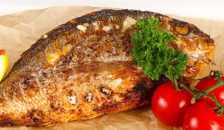 Папин рецепт жареной рыбы по новому: получается без костей, и кухню убирать не нужно
